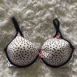 💝 💕 Victoria Secret Bra Sz. 38D.  Like new!  Beautiful with slight padding.